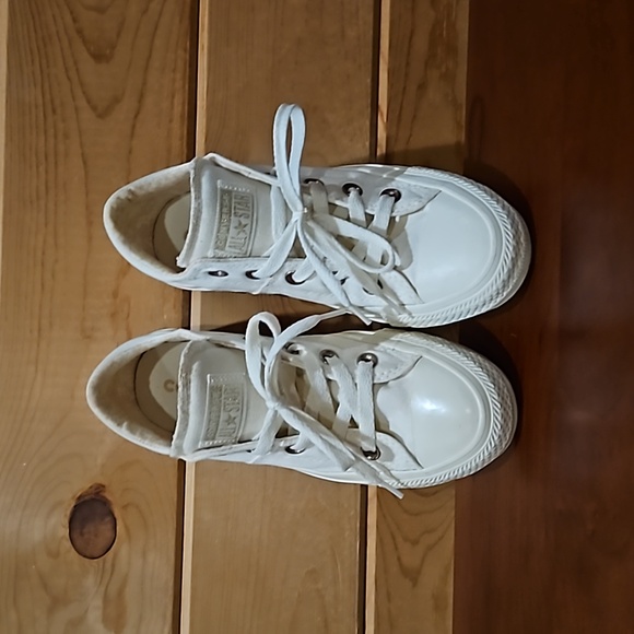 Converse shoes - Picture 6 of 6